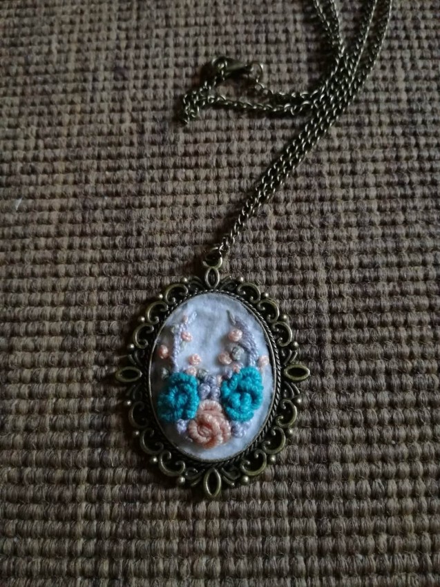 Embroidery necklace