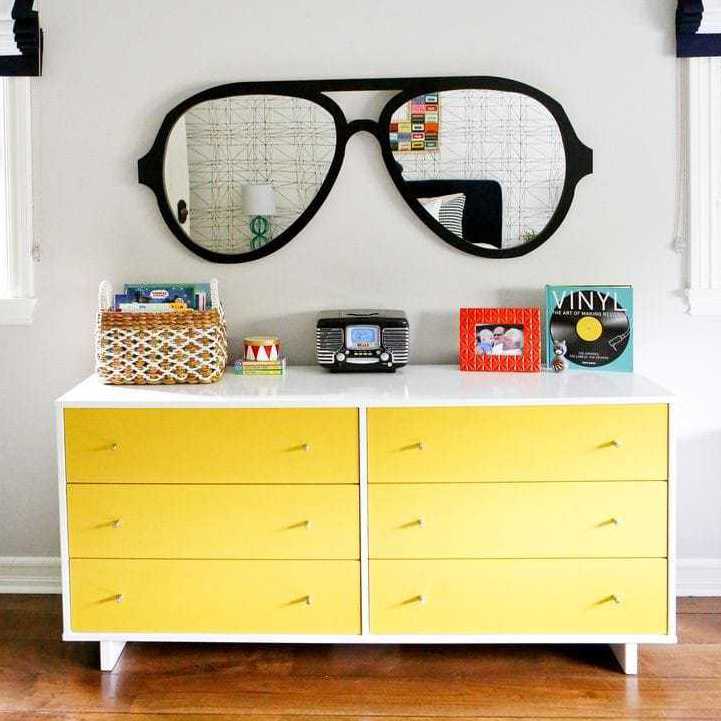 Chest Of Drawers With Eyeglasses  Mirror